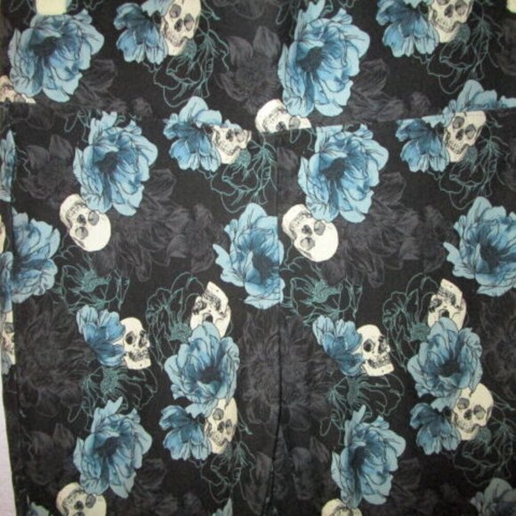 Torrid SKULL Rose PIXIE Pull On Size 1X PANTS Ponte STRETCH Crop SKINNY Goth EMO - Picture 4 of 11